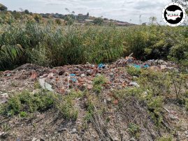 Отпадъци на брега на река Русокастренска