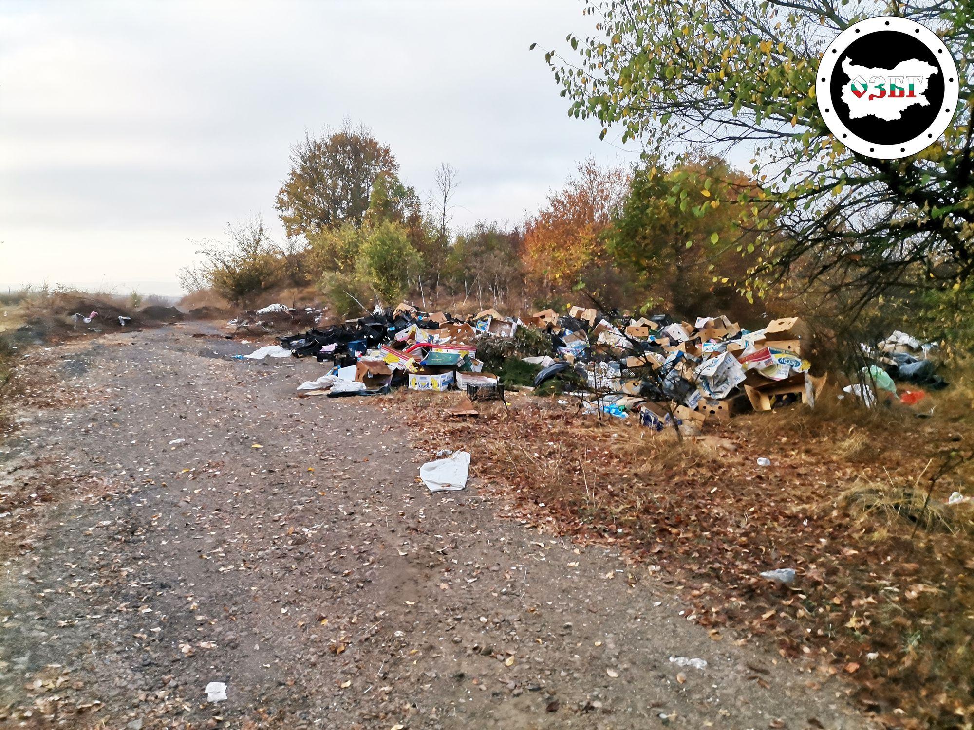 Отпадъци след село Маринка