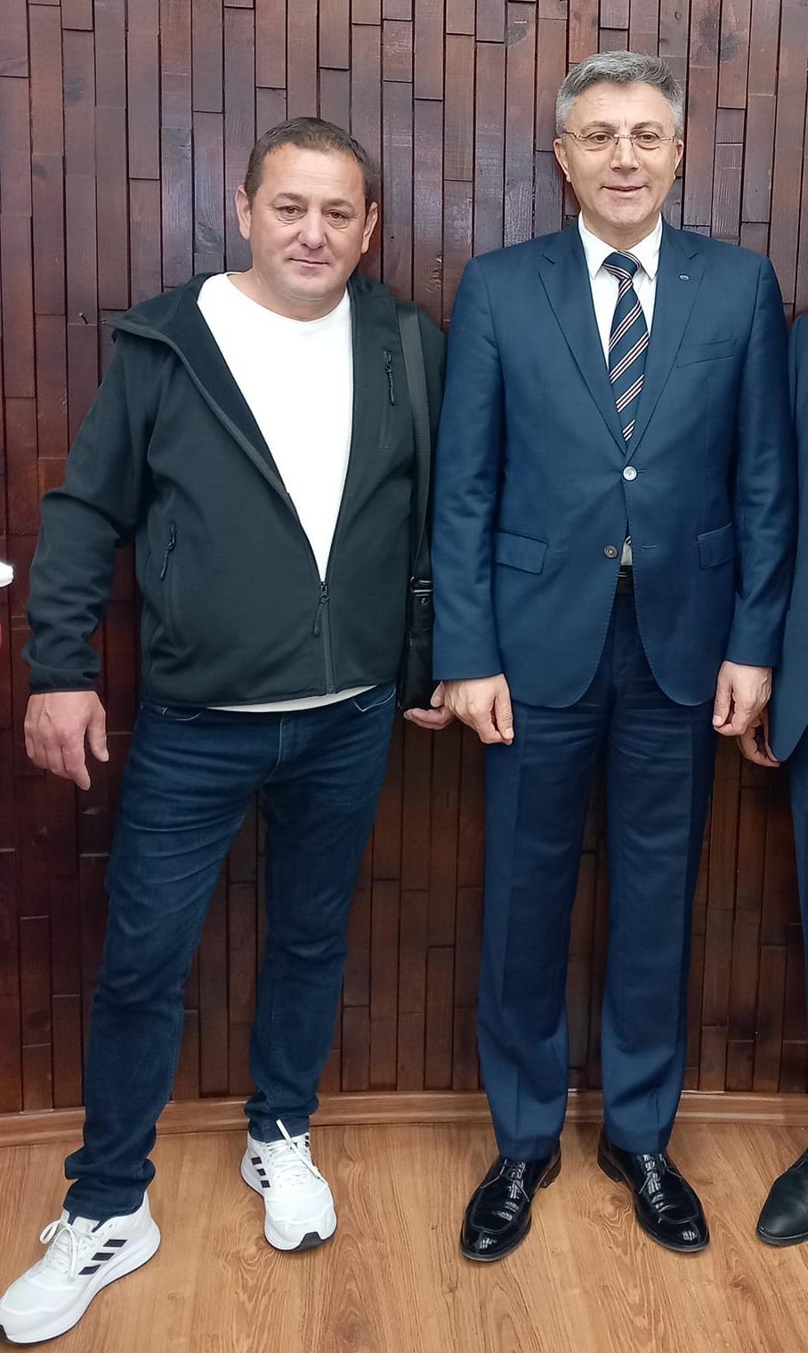 Белгин Кадиш и Мустафа Карадайъ